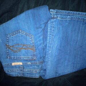 Women's jeans